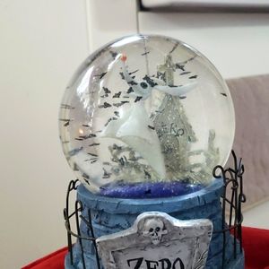 Nightmare Before Christmas wind up snow globe